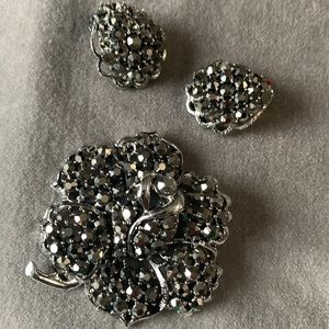 Weiss vintage set brooch /earrings